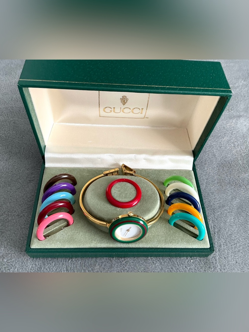 DRESSY🌟Gucci Women's Interchangeable Bangle Watch set 🔥🔥